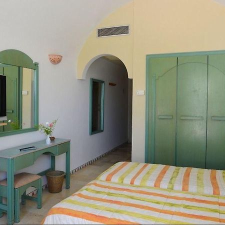 Meninx Hotel Triffa Bagian luar foto