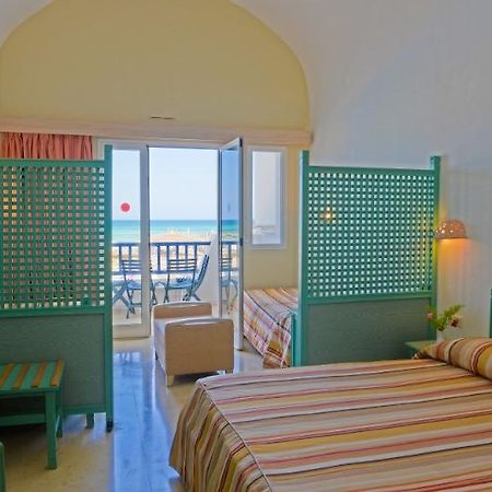 Meninx Hotel Triffa Bagian luar foto