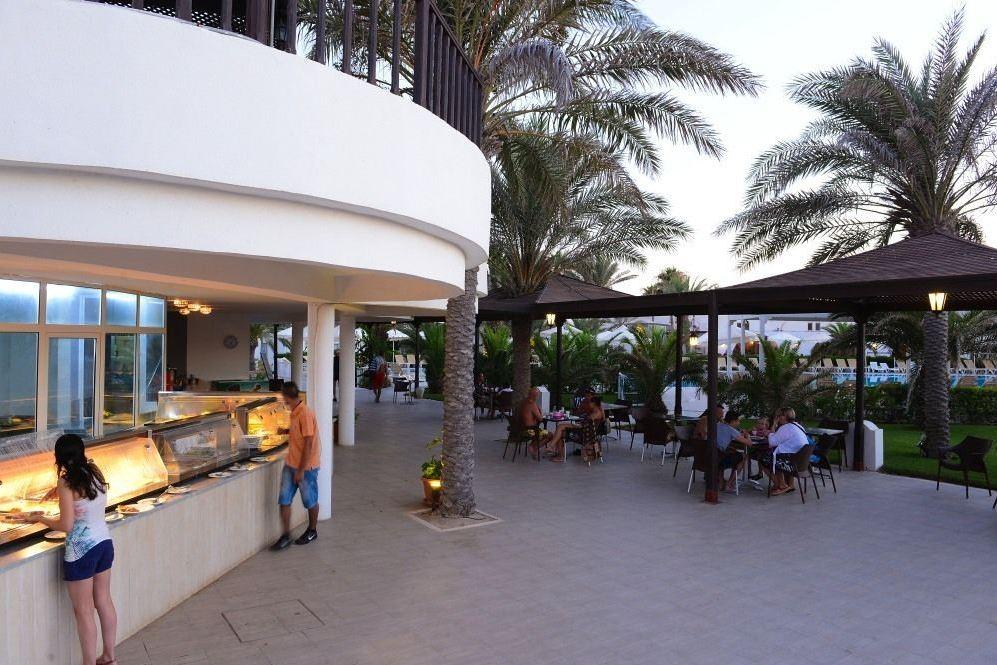 Meninx Hotel Triffa Bagian luar foto